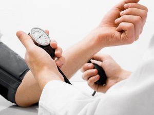 کنترل فشار خون در خانه | خرید لوازم پزشکی | فروشگاه اینترنتی لوازم پزشکی آرین طب